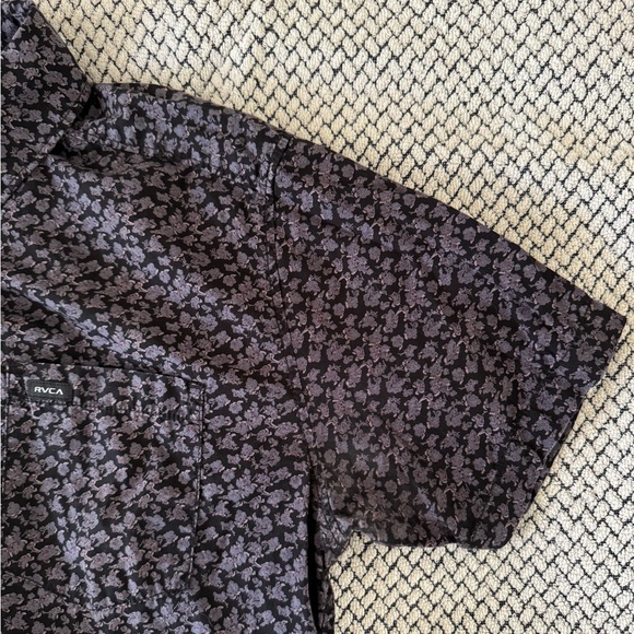 Like New Ruca Button Down Medium - Picture 5 of 7